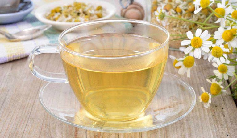شاي البابونج لعلاج التهاب الحلق