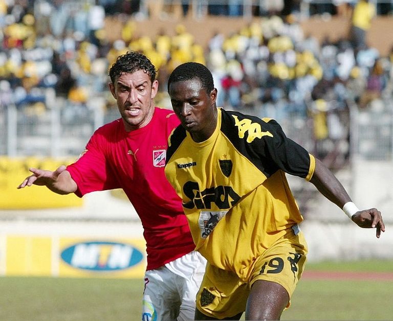 بوجلبان في إحدى مباريات الأهلي الأفريقية