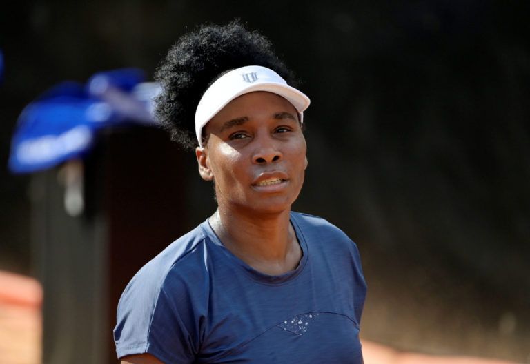 الأمريكية المخضرمة فينوس ويليامز ودعت فرنسا المفتوحة مبكرا البريطاني أندي موراي ودع رولان جاروس مبكرا