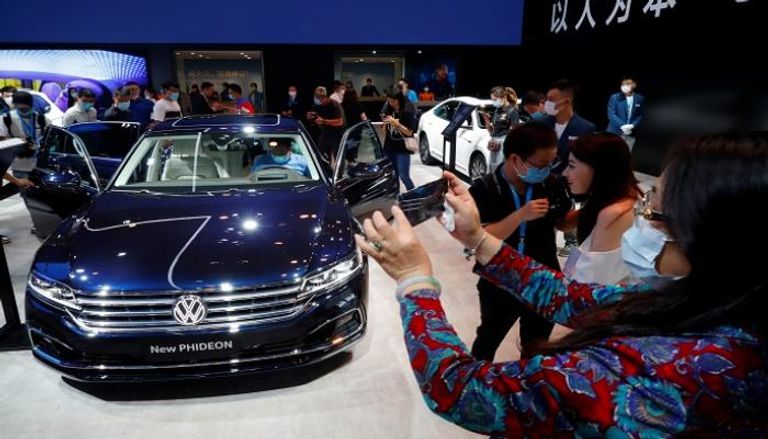 فولكس فاجن فيديون الجديدة في معرض بكين الدولي للسيارات - رويترز