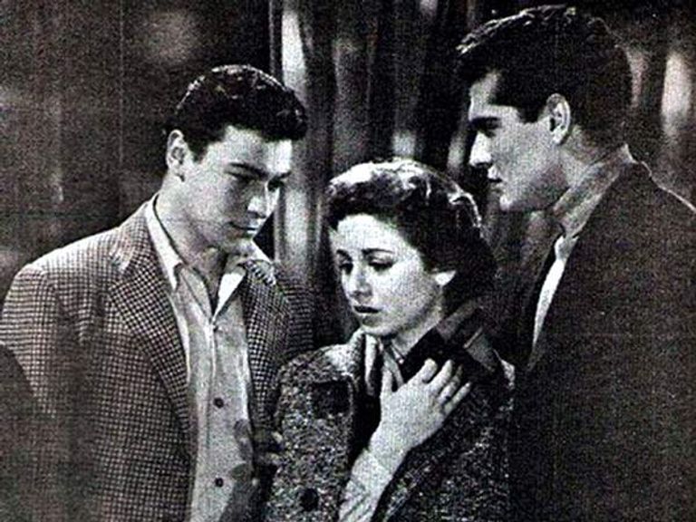 الفنان المصري أحمد رمزي