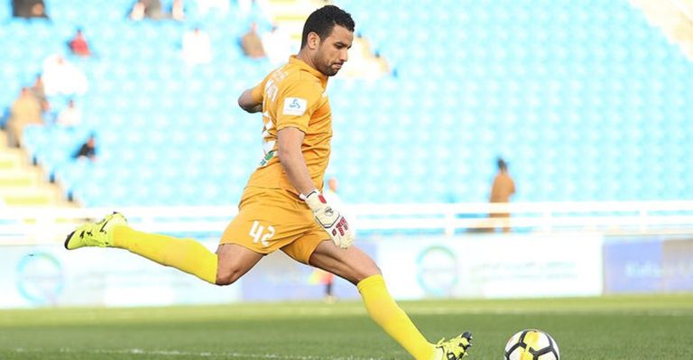 أيمن المثلوثي حارس النجم الساحلي الترجي والإفريقي.. من مواجهة في الدوري التونسي