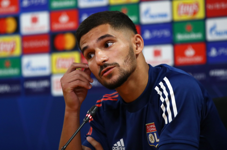 حسام عوار نجم أولمبيك ليون الجزائري إسلام سليماني مهاجم ليستر سيتي