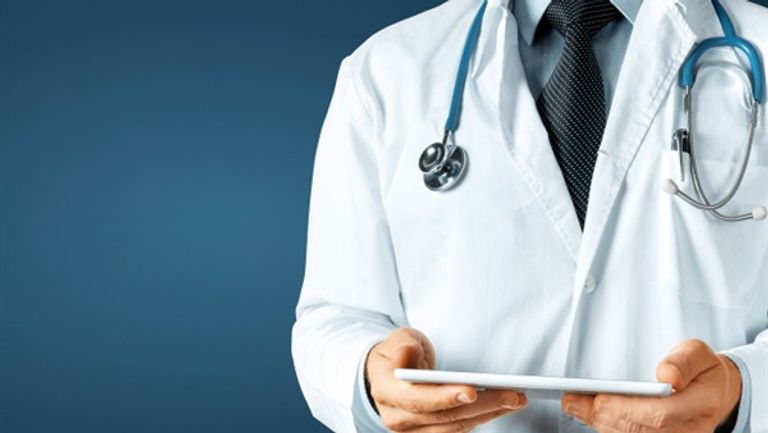 طبيب - أرشيفية