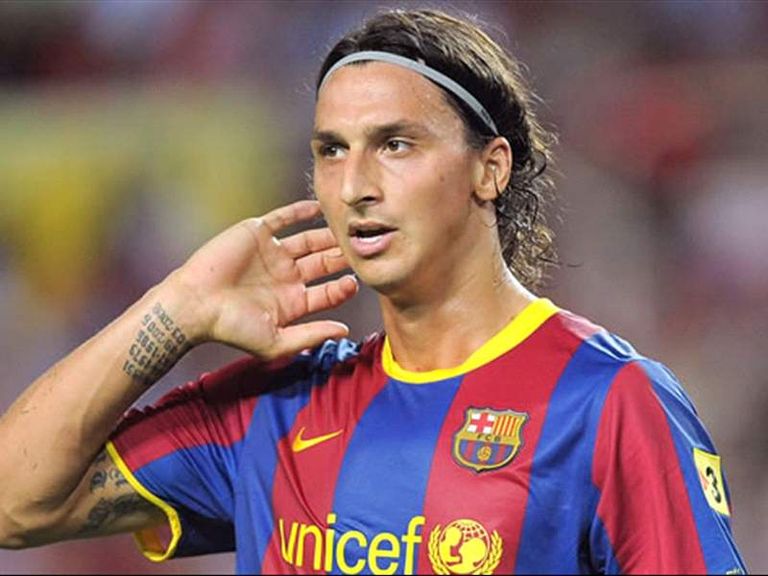 زلاتان إبراهيموفيتش لويس سواريز مهاجم برشلونة السابق