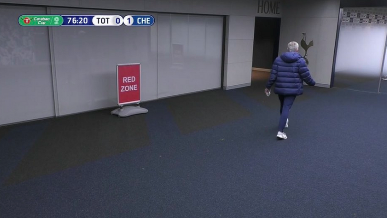 جوزيه مورينيو مدرب توتنهام ولاعبه إيريك داير