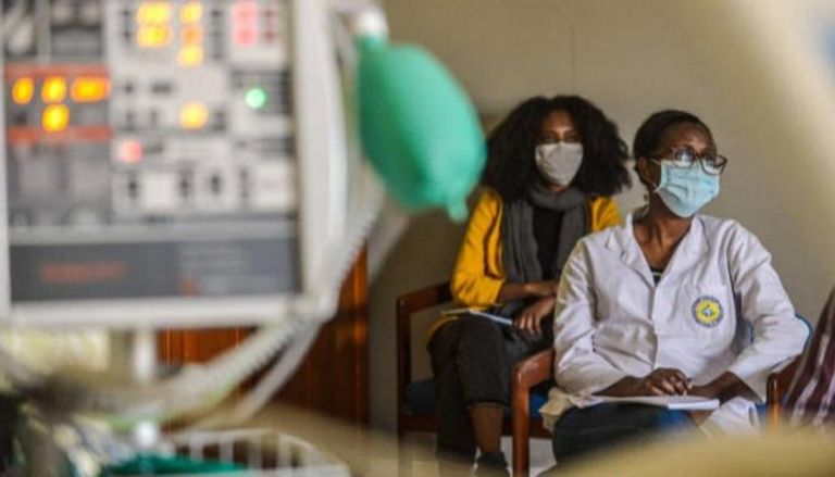 معدلات دخول مرضى كورونا إلى المستشفيات تنخفض في أفريقيا