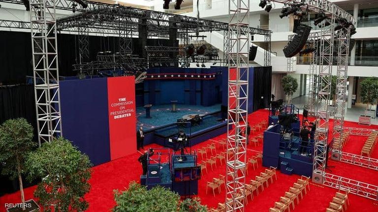 المنصتان المخصصتان للمناظرة بين ترامب وبايدن
