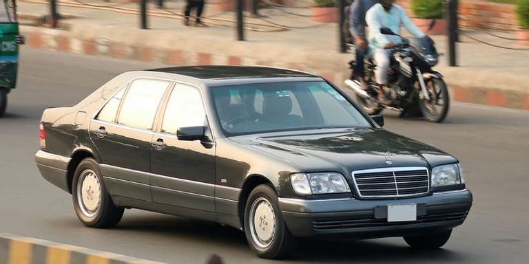 طراز مرسيدس 600SEL طراز فيراري إينزو