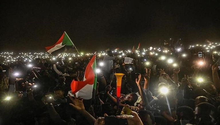 السودان يرفع ضرائب الاتصالات 