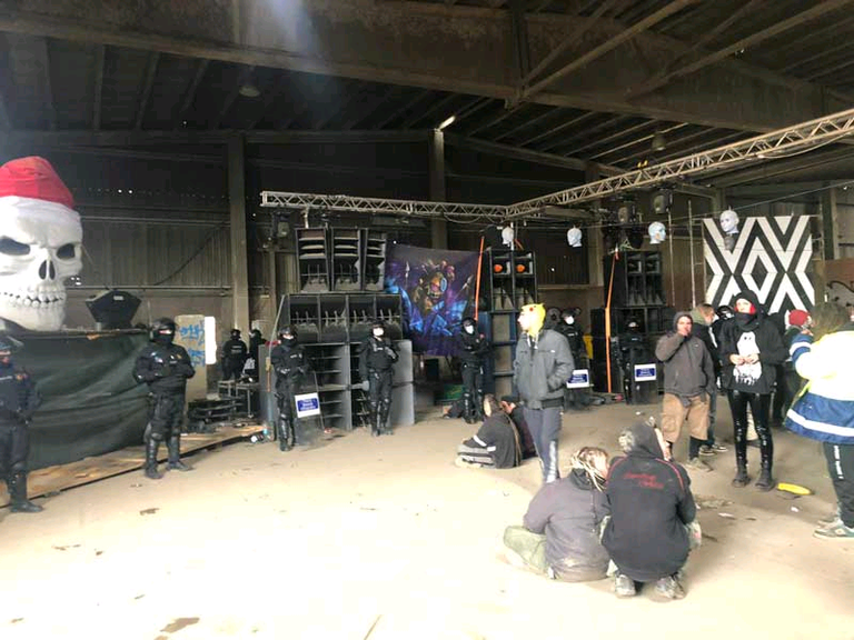 جانب من الديكورات بموقع الاحتفال