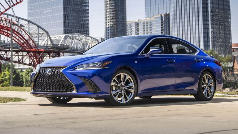 لكزس 2020 ES لكزس 2020 UX