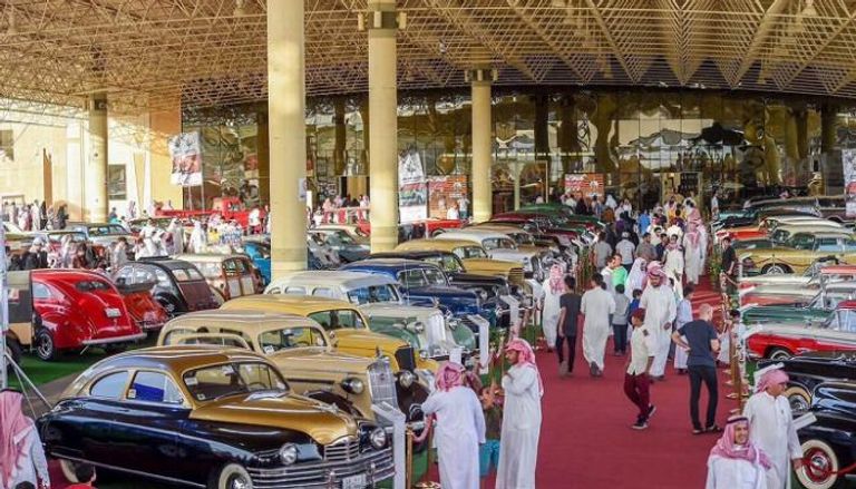 سيارات كلاسيكية بالخليج العربي