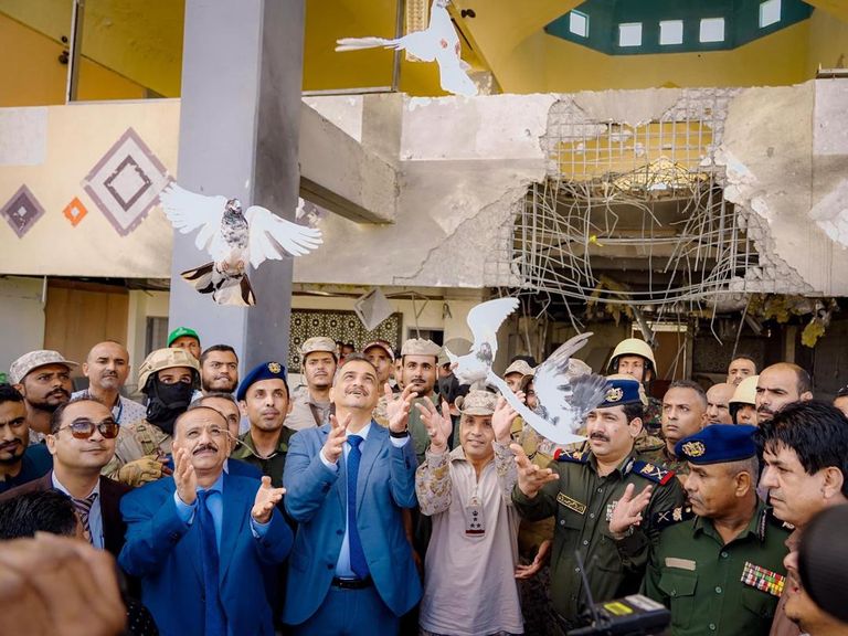 أول رحلة جوية لمطار عدن عقب الهجوم الحوثي