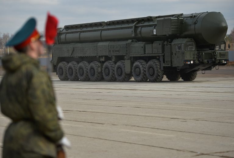 صاروخ آر إس-28 سارمات الروسي الملقب بـ