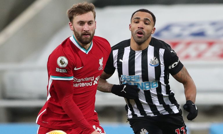 ناثانيل فيليبس مدافع ليفربول الواعد أمام نيوكاسل في الدوري الإنجليزي يورجن كلوب مدرب ليفربول