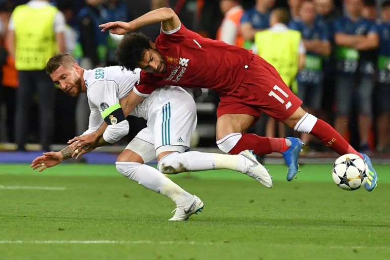 محمد صلاح نجم ليفربول خلال مواجهة سابقة أمام ريال مدريد في دوري أبطال أوروبا محمد صلاح نجم ليفربول أمام برشلونة