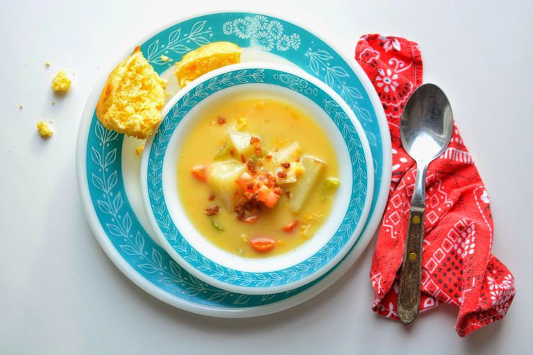 حساء الذرة من أفضل الأطباق في فصل الشتاء