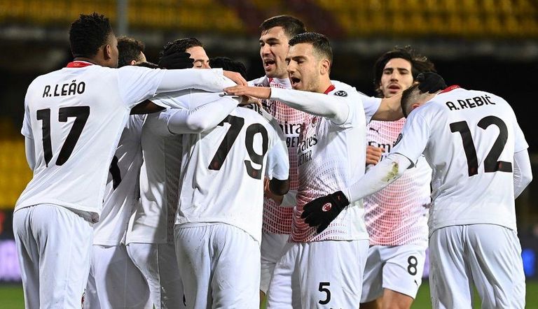 فريق ميلان ستيفانو بيولي مدرب ميلان