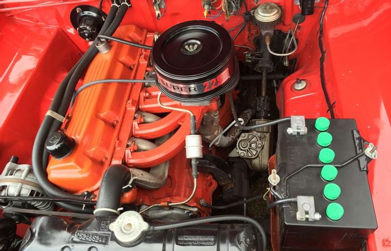 محرك Dodge/Chrysler Slant Six محرك شيفروليه Small-Block V8