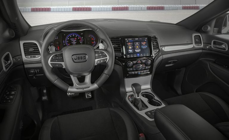 "جراند شيروكي تراك هوك" شيروكي