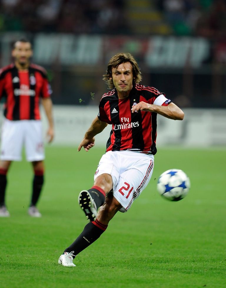 أندريا بيرلو بقميص ميلان