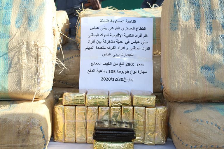 كميات كبيرة من المخدرات ضبطها الجيش الجزائري في الأسبوع الأول من 2021 مخدرات ضبطها الجيش الجزائري بالأسبوع الأول من 2021