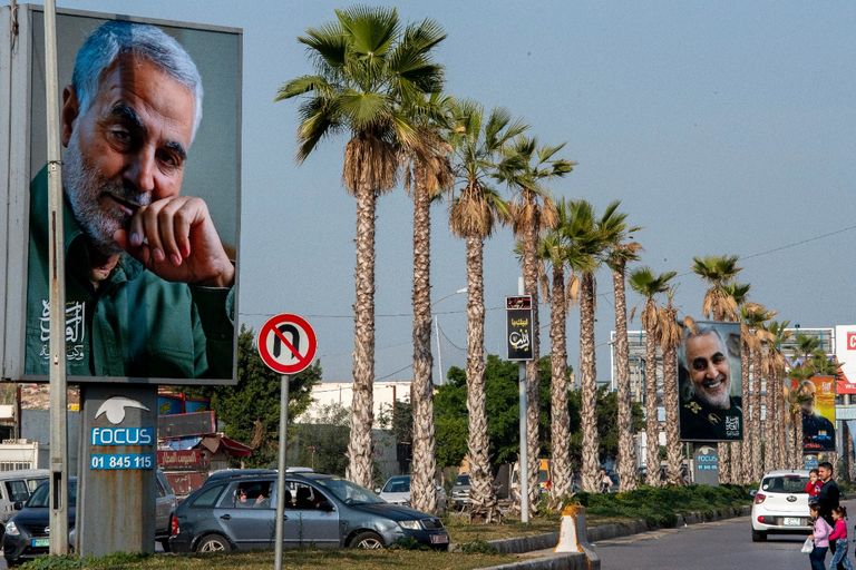نصب للإرهابي الإيراني قاسم سليماني في لبنان