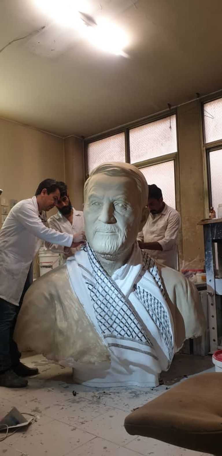 نصب للإرهابي الإيراني قاسم سليماني في لبنان