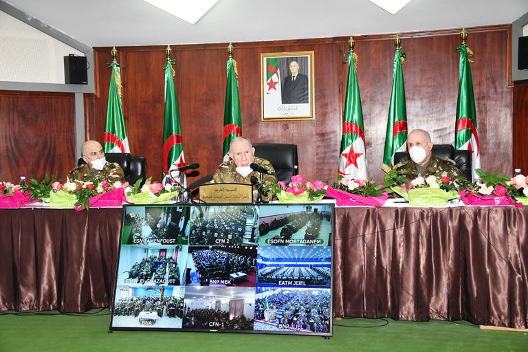 مراسم تنصيب قائد القوات الجوية بالإنابة الجديد بالجزائر مراسم تنصيب قائد القوات الجوية الجديد في الجزائر