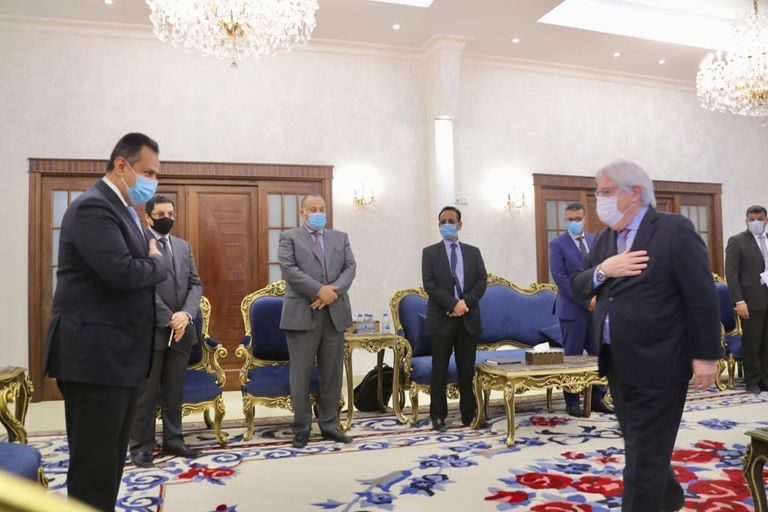 عبدالملك خلال لقائه المبعوث الدولي الخاص إلى اليمن عبدالملك خلال لقائه المبعوث الدولي الخاص إلى الـيمن