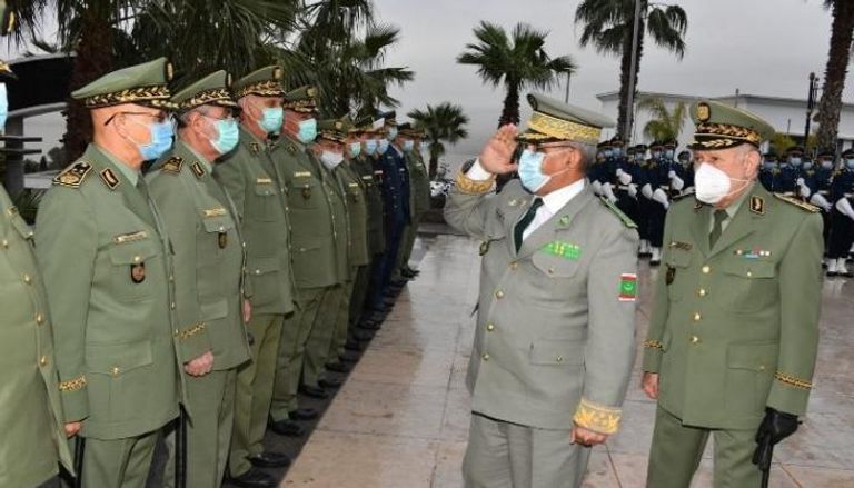 جانب من استقبال قائد الأركان الموريتاني محمد بمب مكت بالجزائر