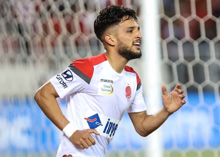 بديع أووك لاعب الوداد المغربي مواجهة من الدوري المغربي