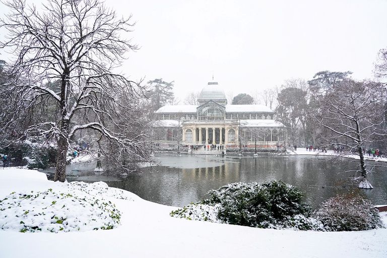 مدريد تكتسي بطبقة من الثلوج