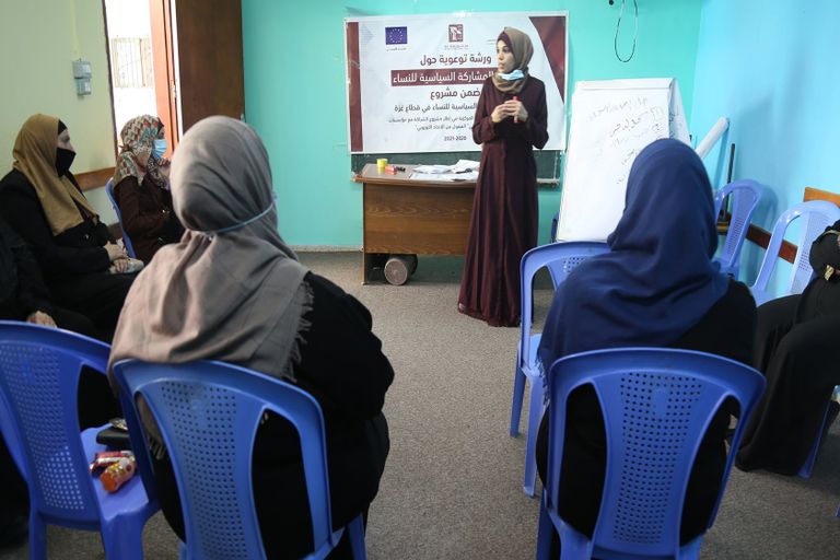 حملة تهدف لتعزيز مشاركة نساء فلسطين في صنع القرار