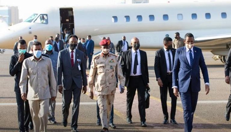 الوفد السوداني بعد عودته من إريتريا 