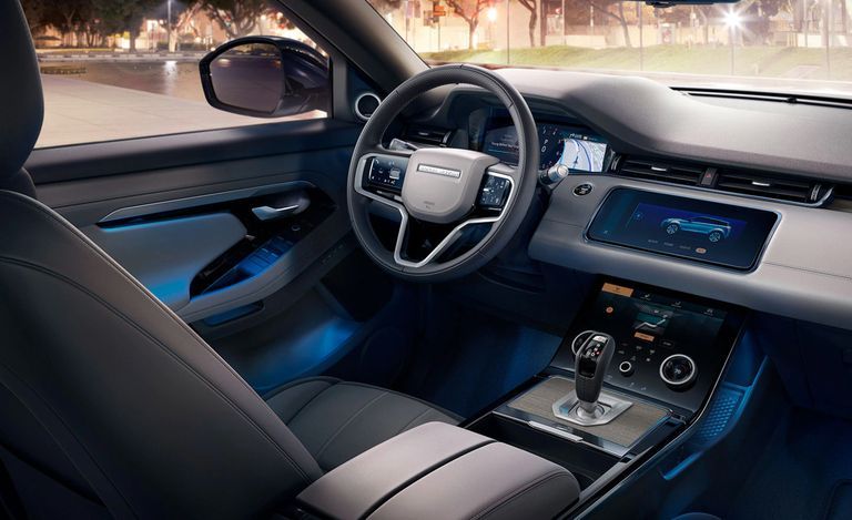 "رينج روفر إيفوك"