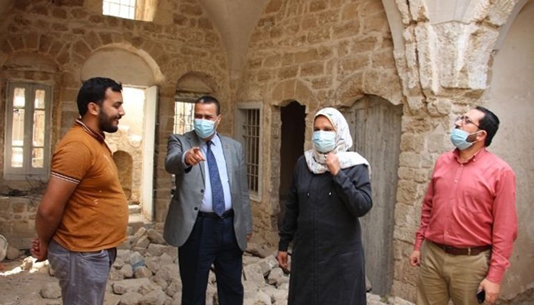 جانب من نشاط تطوعي لتنظيف وترميم مباني غزة الأثرية