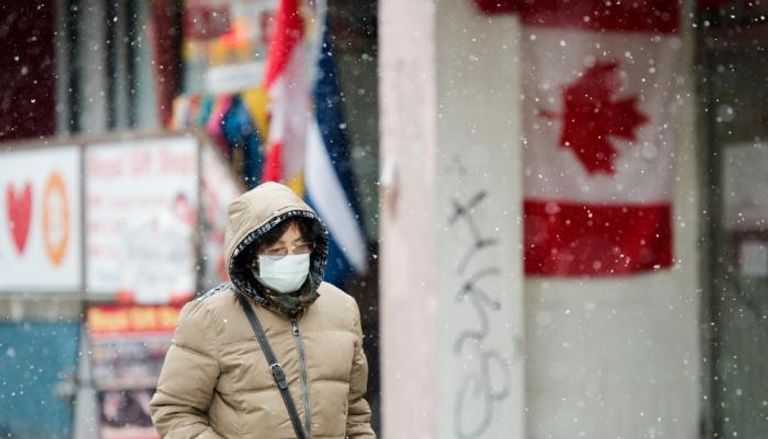 مواطنة كندية في أحد شوارع العاصمة أوتاوا