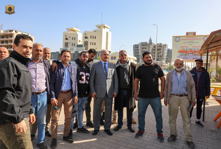 المشير خليفة حفتر بمعرض بنغازي للكتاب