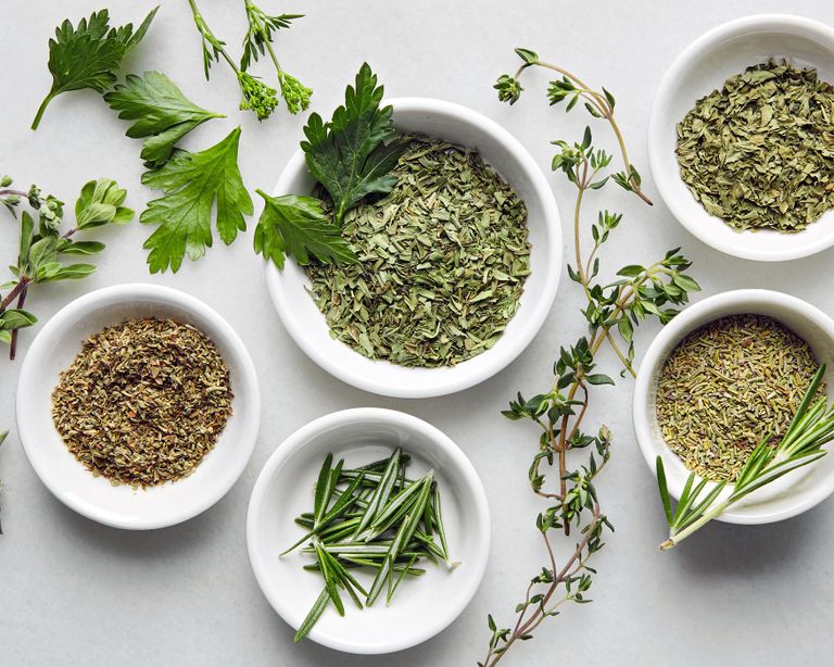 مجموعة متنوعة من الأعشاب 6 استخدامات بديلة للميكروويف