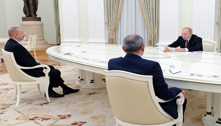  الرئيس الروسي يجتمع بالرئيس الأذربيجاني ورئيس وزراء أرمينيا