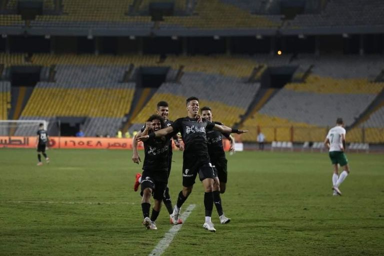 الزمالك ضد المصري