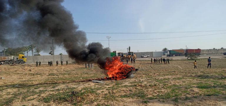 جانب من تظاهرة مناهضة لعمليات التجريف بغزة