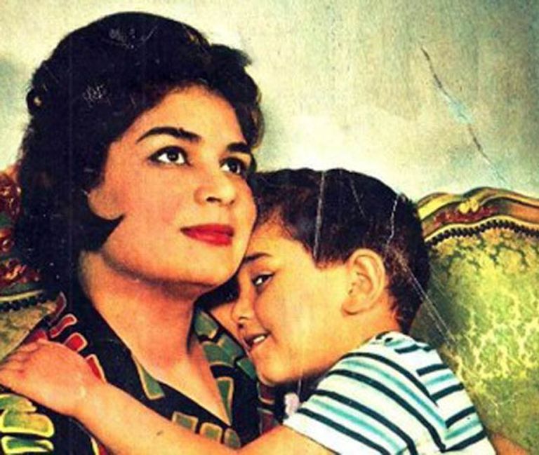 الفنانة كريمة مختار