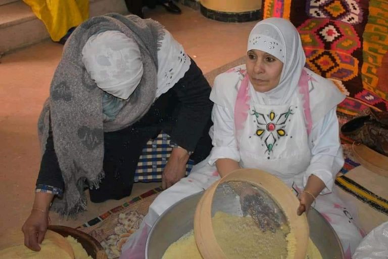 احتفالات بالسنة الأمازيغية بالجزائر أطفال المدراس بالجزائر يحتفلون برأس السنة الأمازيغية