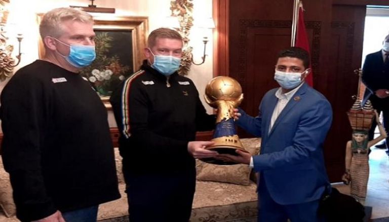كأس العالم لكرة اليد يصل القاهرة