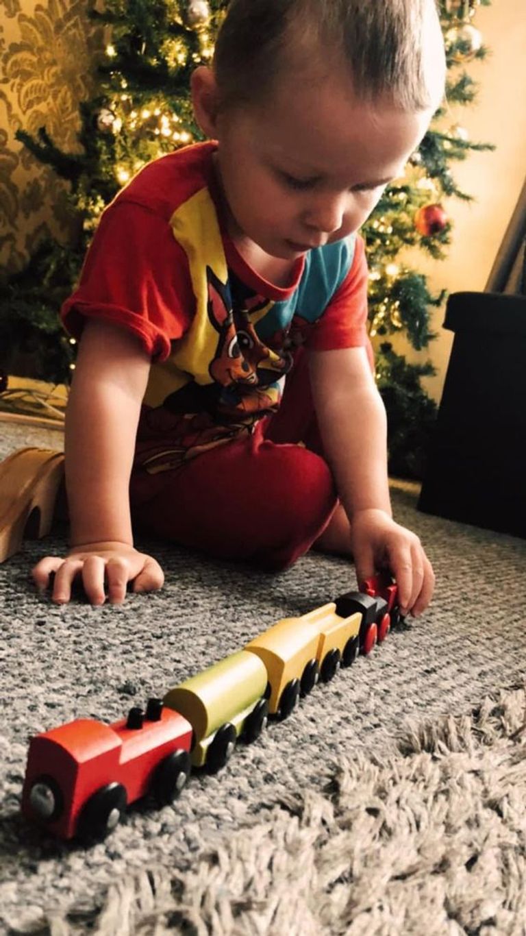 الطفل البريطاني جاكس تايلور ذو العامين