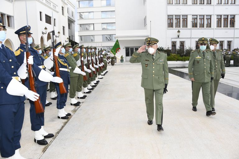 قائد الجيش الجزائري في اجتماع المؤسسة العسكرية