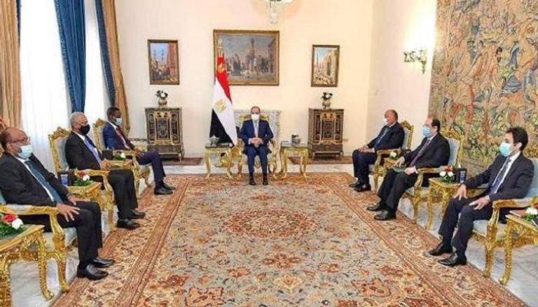 الرئيس المصري عبدالفتاح السيسي خلال لقاء الوفد السوداني